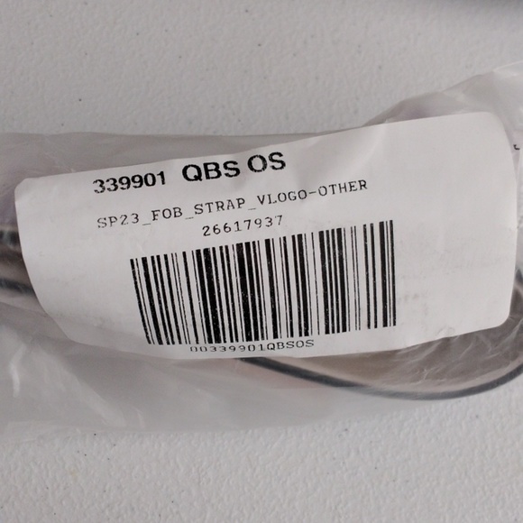 Pink VS V-logo wristlet strap key chain new in packaging - Picture 6 of 10